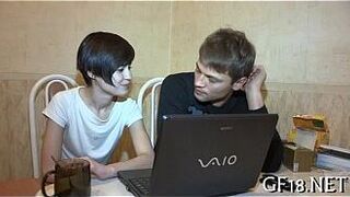 That honey raises her blue top - porn video